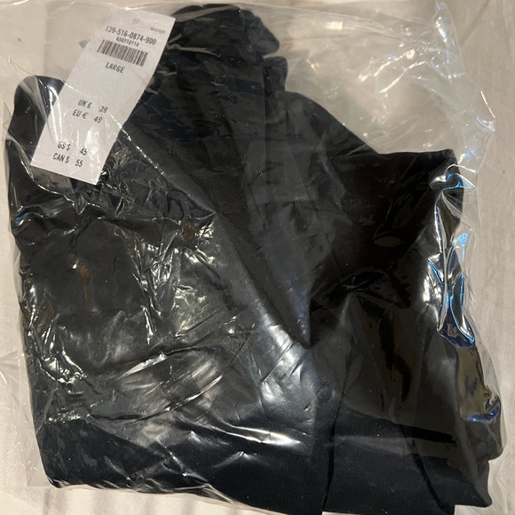 Abercrombie and Fitch, large off the shoulder black bodysuit NBW BNWTF - Picture 3 of 6